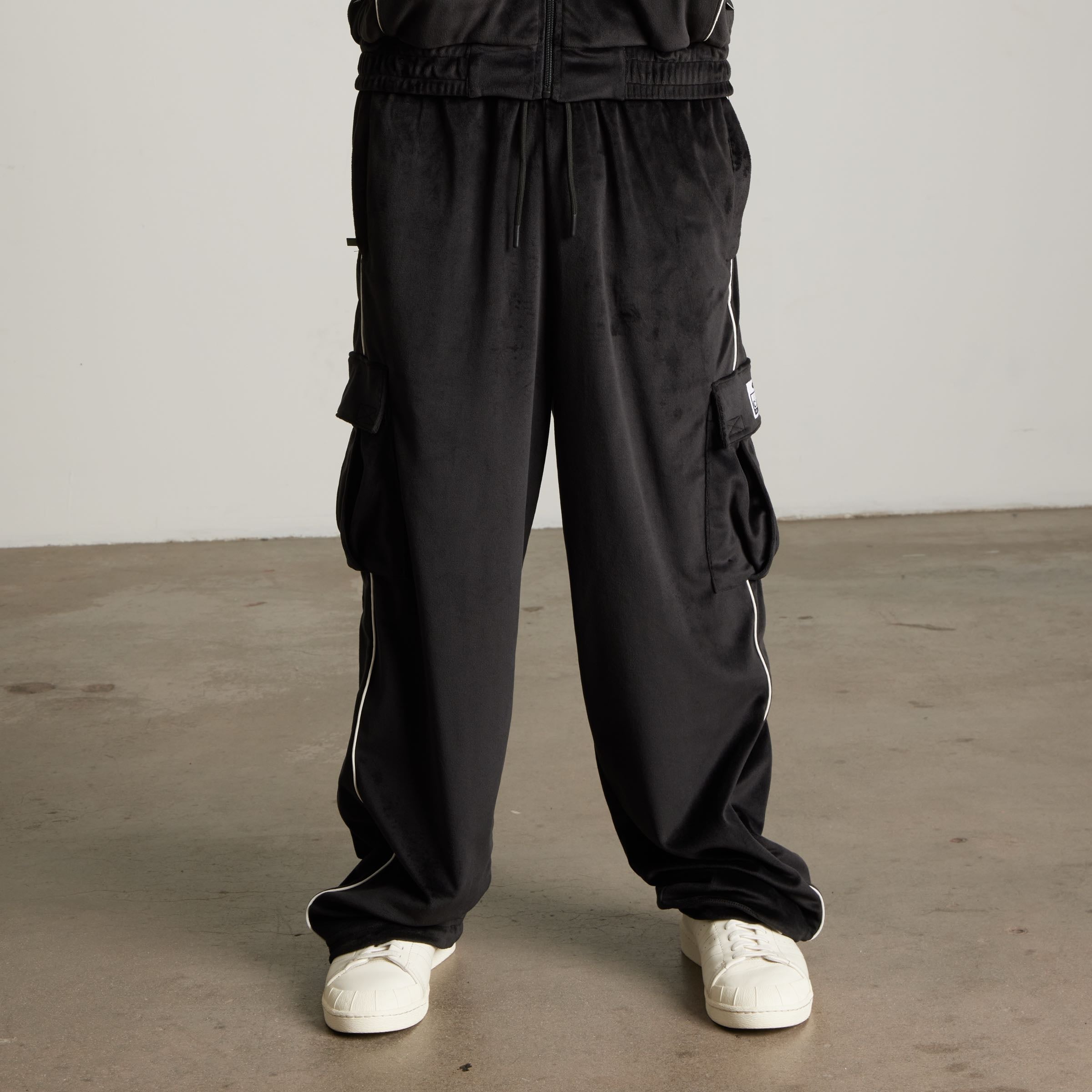Huf x PROCLUB Velour Cargo Pant | Black view 2